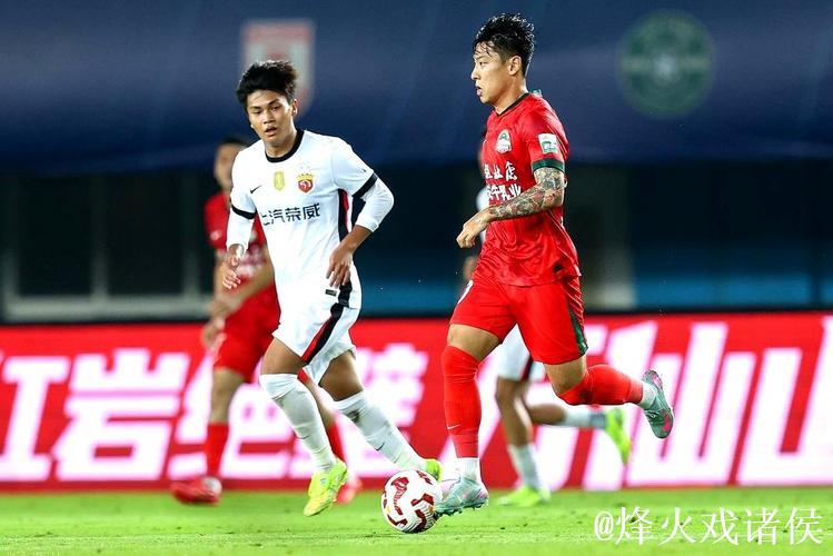 客场3比1力克河南 上海海港距榜首4分维系争冠希望